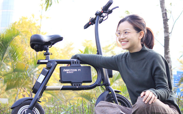 Electric collapsible bicycle