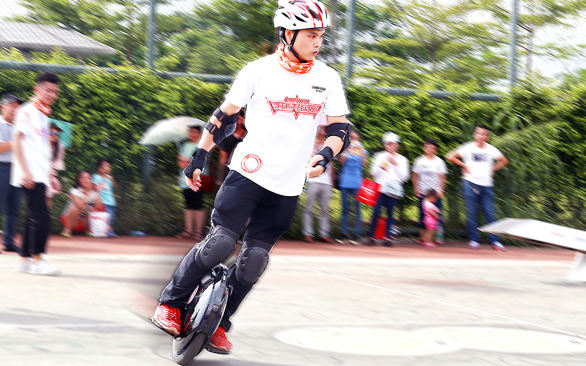 smart bluetooth electric unicycle