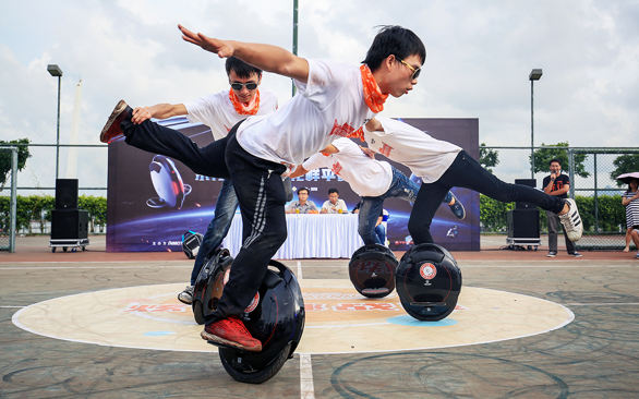 standing electric unicycle