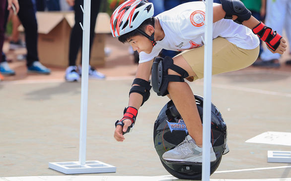 electric unicycle mini scooter two wheels self balancing